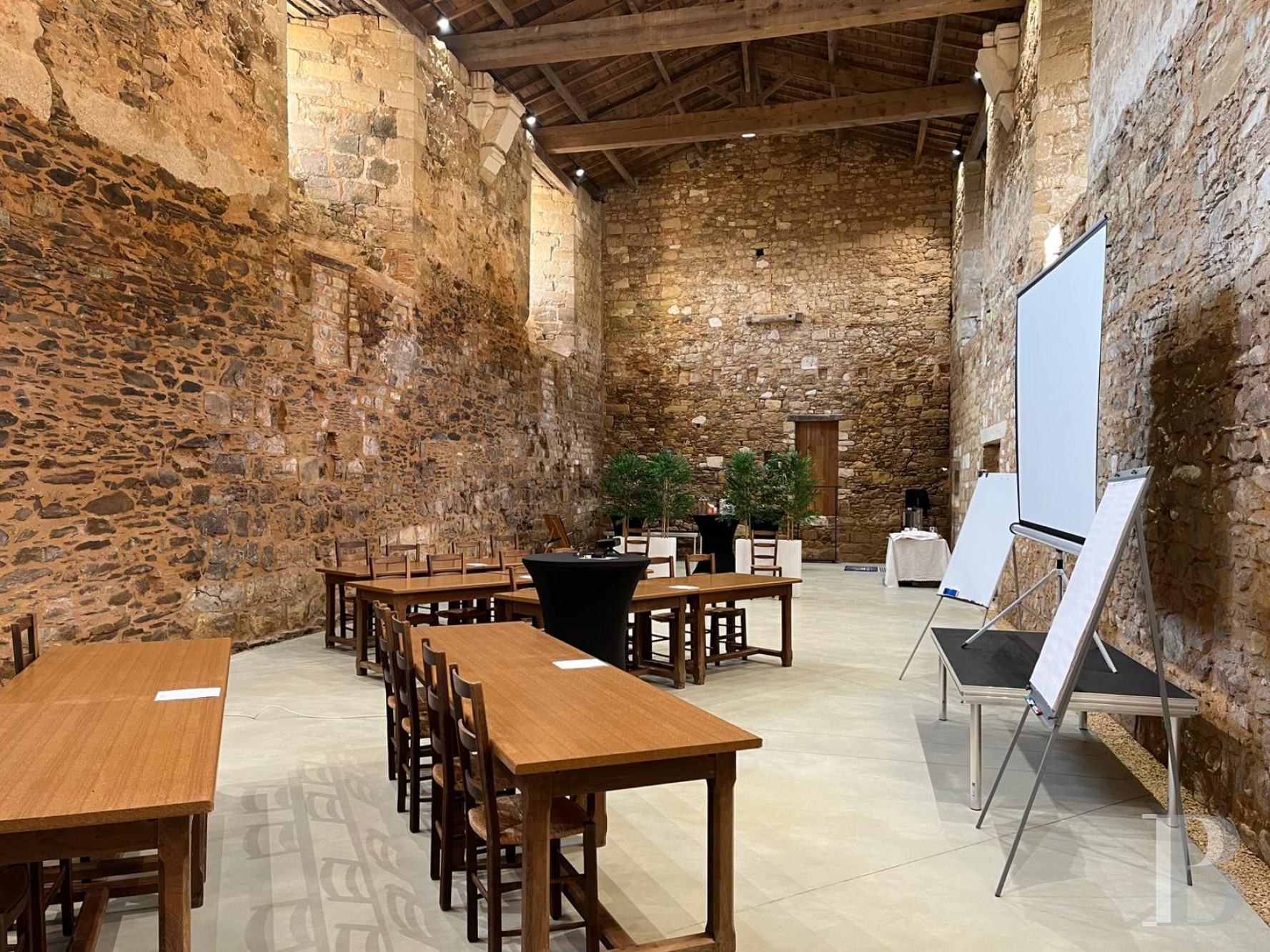 A peaceful stay in a renovated former Cistercian abbey in Vendée, not far from La Roche-sur-Yon - photo  n°10